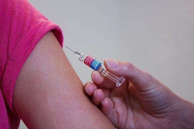 Можно ребенка обезболить после прививки